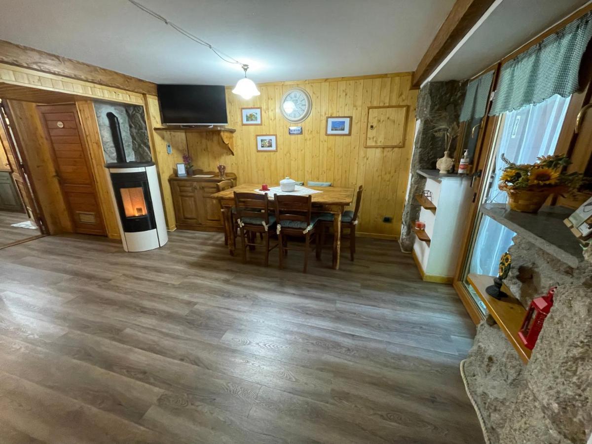 アッバディーア・サン・サルヴァトーレChalet I Follettiアパートメント エクステリア 写真